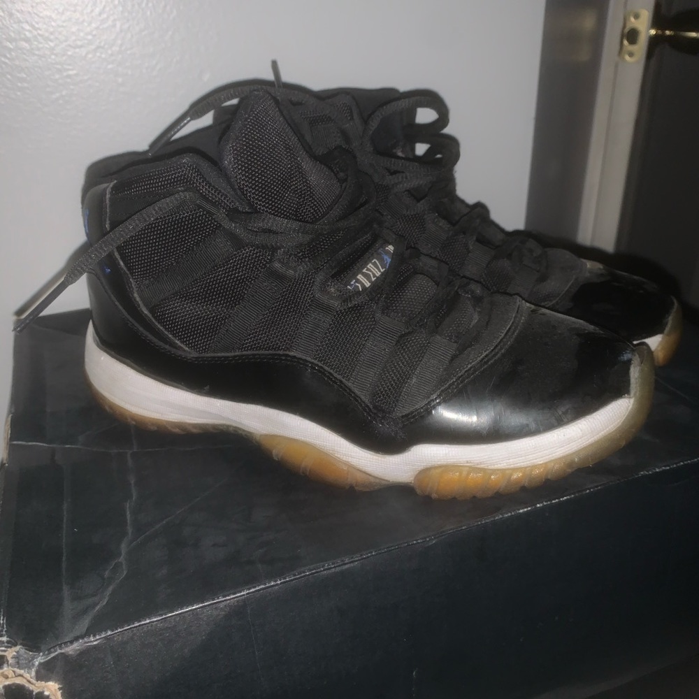 Jordan 11 Space Jam
